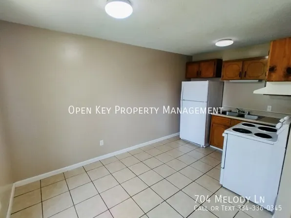 704 Melody Ln, Dothan, AL 36301