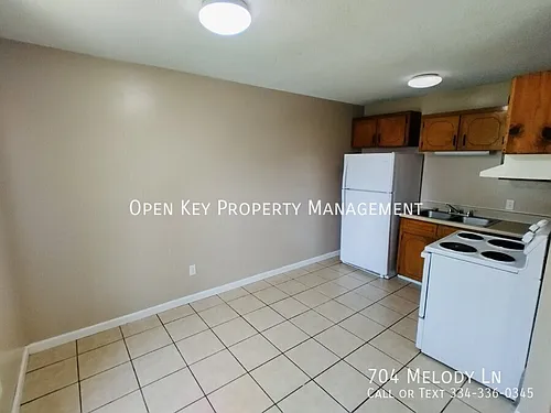704 Melody Ln Photo 1