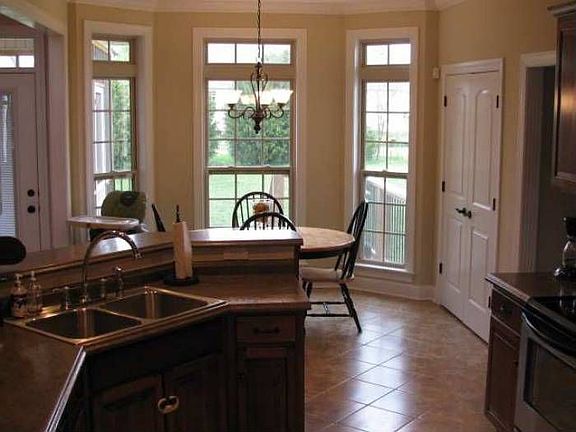 Kitchen/Informal Dining