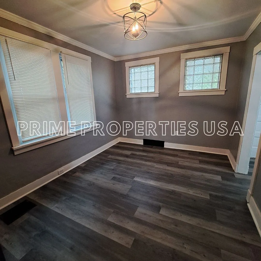 2 bed, 1.5 bath, 1040 sqft, $1,635 — Photo 4