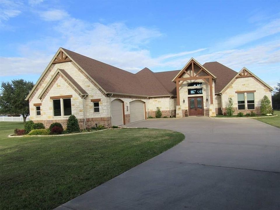 1st image of 1902 W Emerald Bend Ct