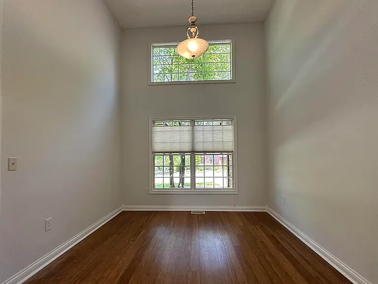 3802 E Regents Cir — Photo 3