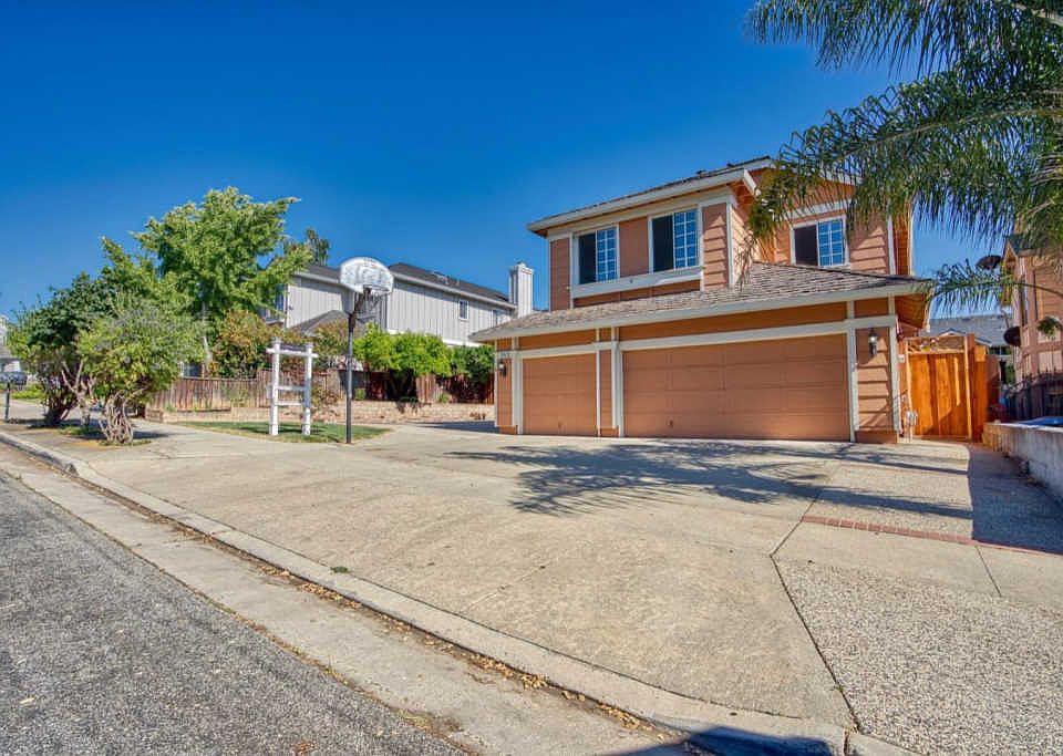 1st image of 3202 Vintage Crest Dr