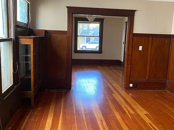 5th image of 912 T St #1