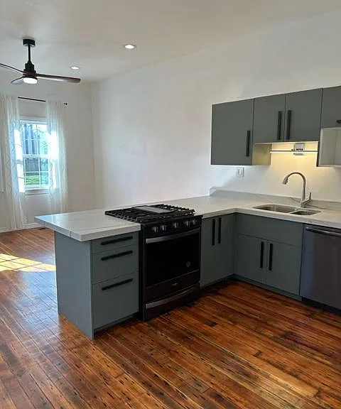 454 N Tuttle Ct — Photo 5