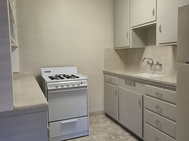 2508 L Street Classic Midtown Living — Photo 33