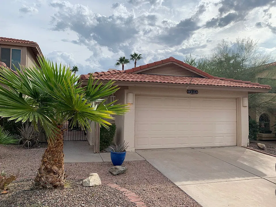 9245 S 45th Pl
