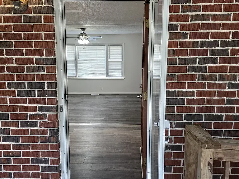 909 Bonny Cir — Photo 15