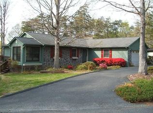 105 White Oak Cir, Moneta, VA 24121