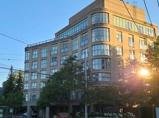 800 Spadina Rd #601, Toronto, ON M5P3N2