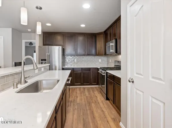 346 Skwentna Dr #80, Anchorage, AK 99504