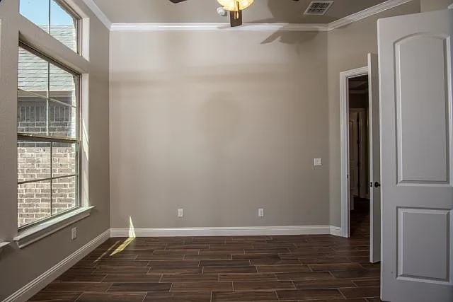 2113 Clive Dr — Photo 10