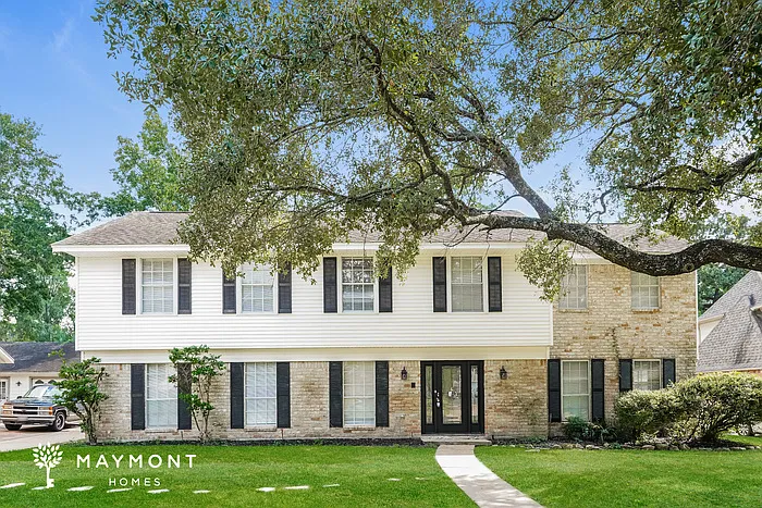 4 bed, 2.5 bath, 3072 sqft, $2,095 — Photo 1