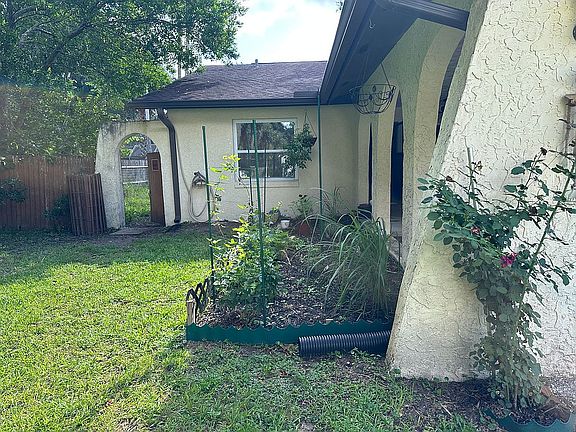 2nd image of 1865 Orange Tree Dr