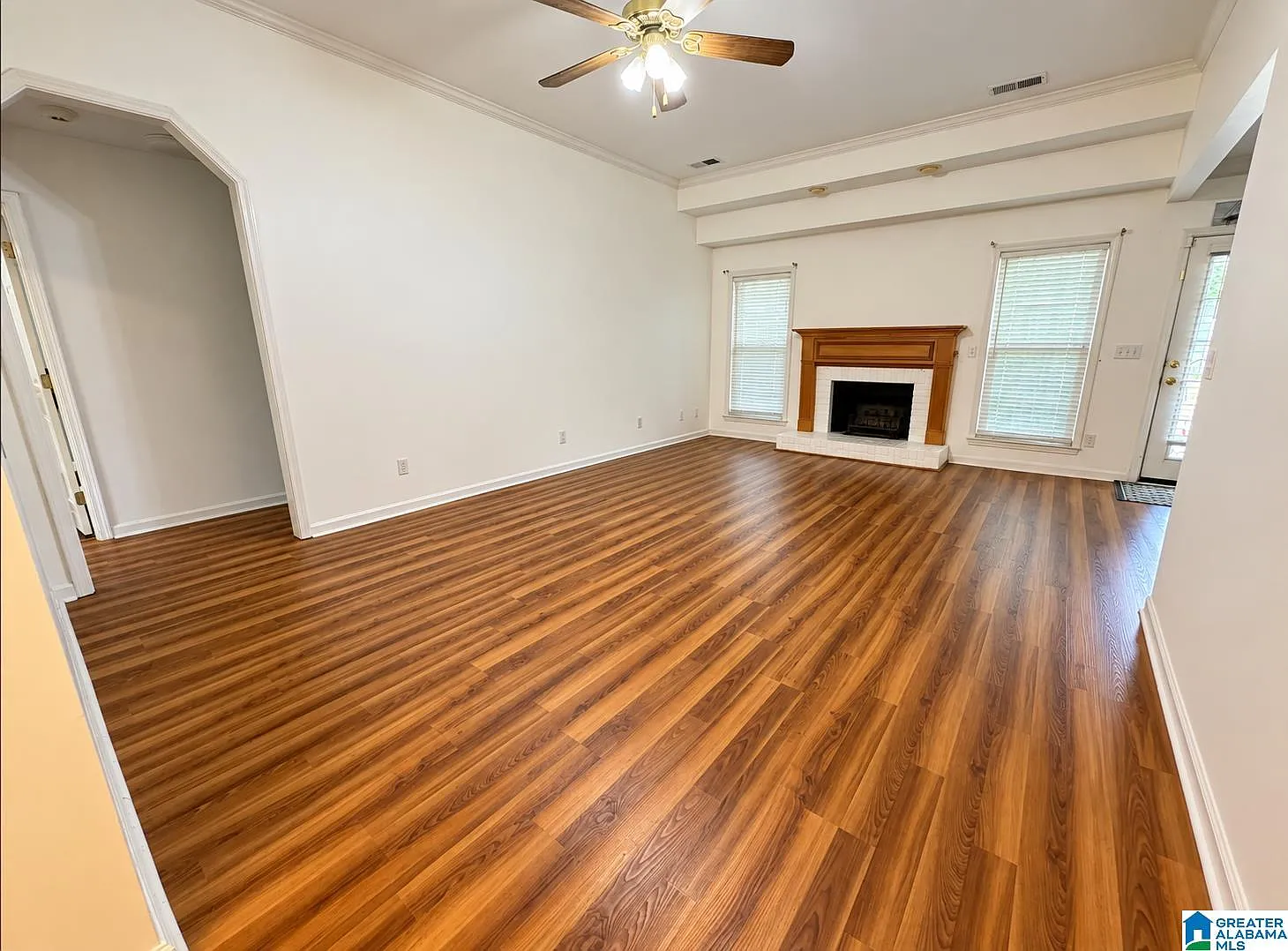 4 bed, 2.0 bath, 1893 sqft, $2,395 — Photo 3
