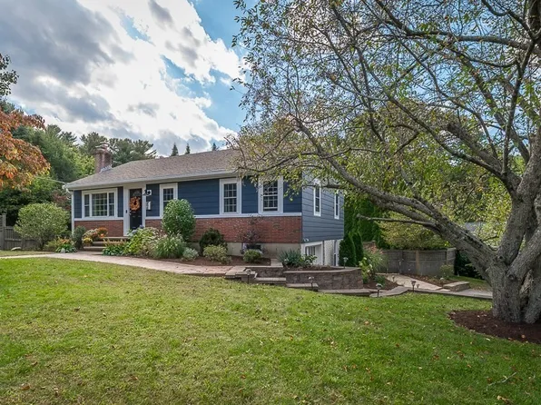 26 Mark Ave, Reading, MA 01867