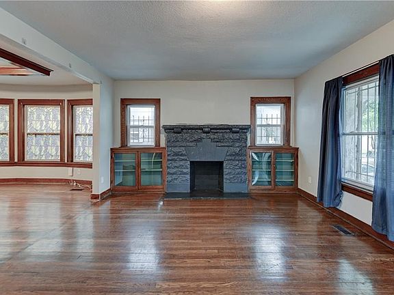 3rd image of 3407 Benton Blvd