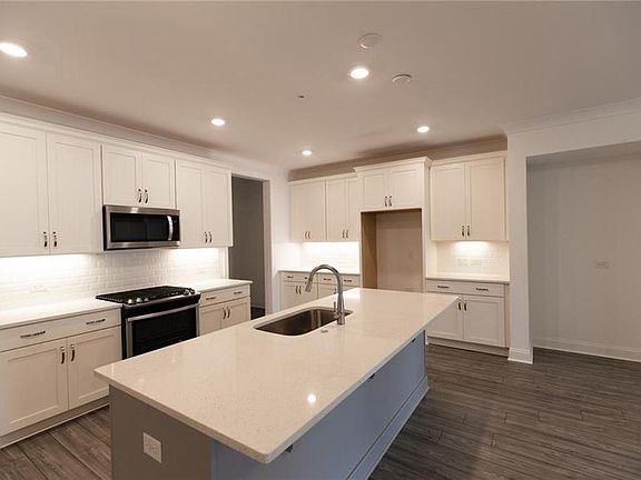 ONE LEVEL LIVING in this 1 bedroom condo