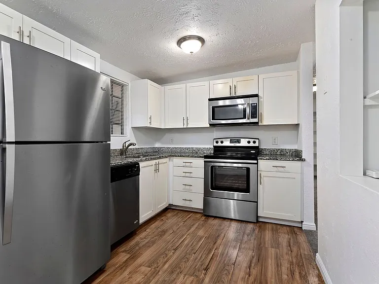 443 N Dorothea Way — Photo 4