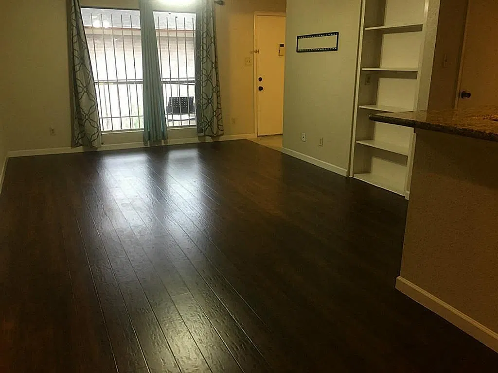 2 bed, 1040 sqft, $1,100 — Photo 4