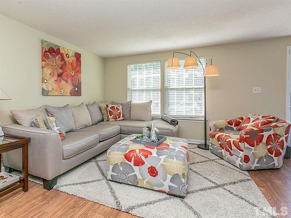 2nd image of 213 Hemmingwood Dr