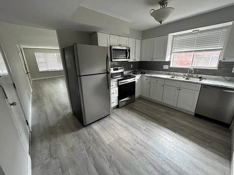 7327 Hampshire Dr #3 — Photo 2