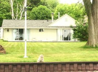 7529 S River Rd, Marine City, MI 48039