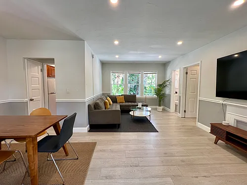 6030 N Bayshore Dr #2 Photo 1