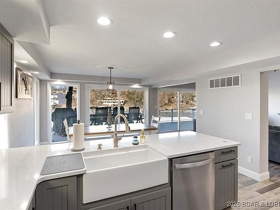 4th image of 1205 Woodland Shrs