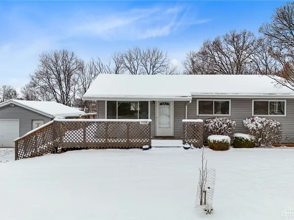 2908 Valleyview Dr, Fairborn, OH 45324