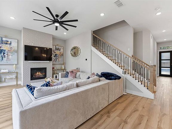 3rd image of 1717 Lindsey Ridge Dr