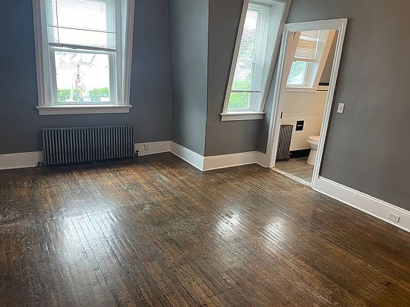 4th image of 163 Elmwood Ave #8