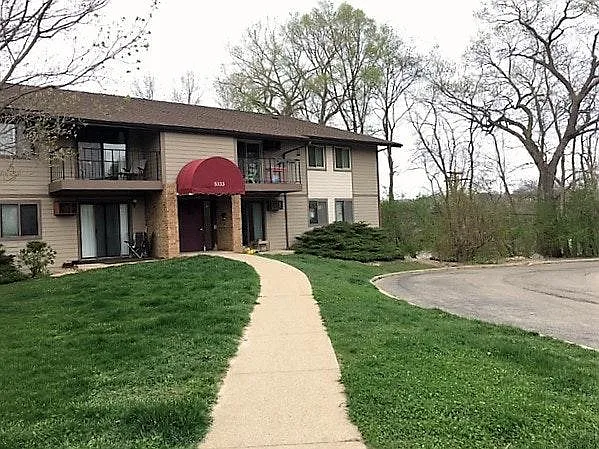 2 bed, 1.5 bath, 1084 sqft, $1,500 — Photo 2