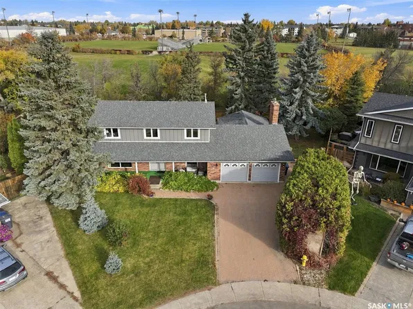 225 Clearwater Court, Saskatoon, SK S7K 3Y9