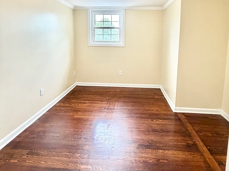 75 Whitney Ave #4C — Photo 8