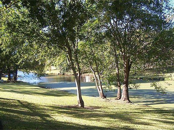 3rd image of 1910 Old Dixie Dr