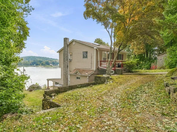165 W Lakeshore Drive, Carmel, NY 10512