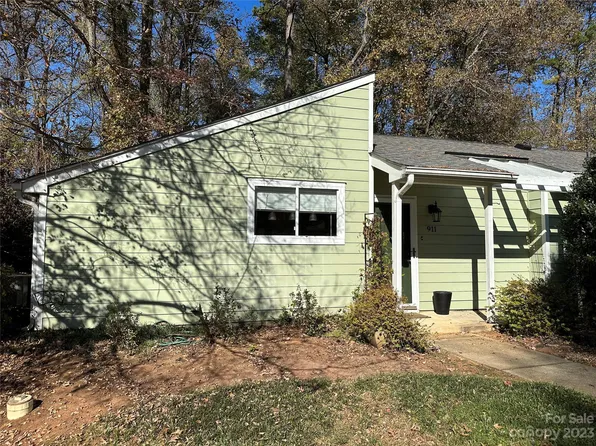 911 Sardis Cove Dr, Charlotte, NC 28270
