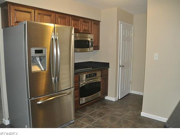 4th image of 1520 Cedarwood Dr APT D