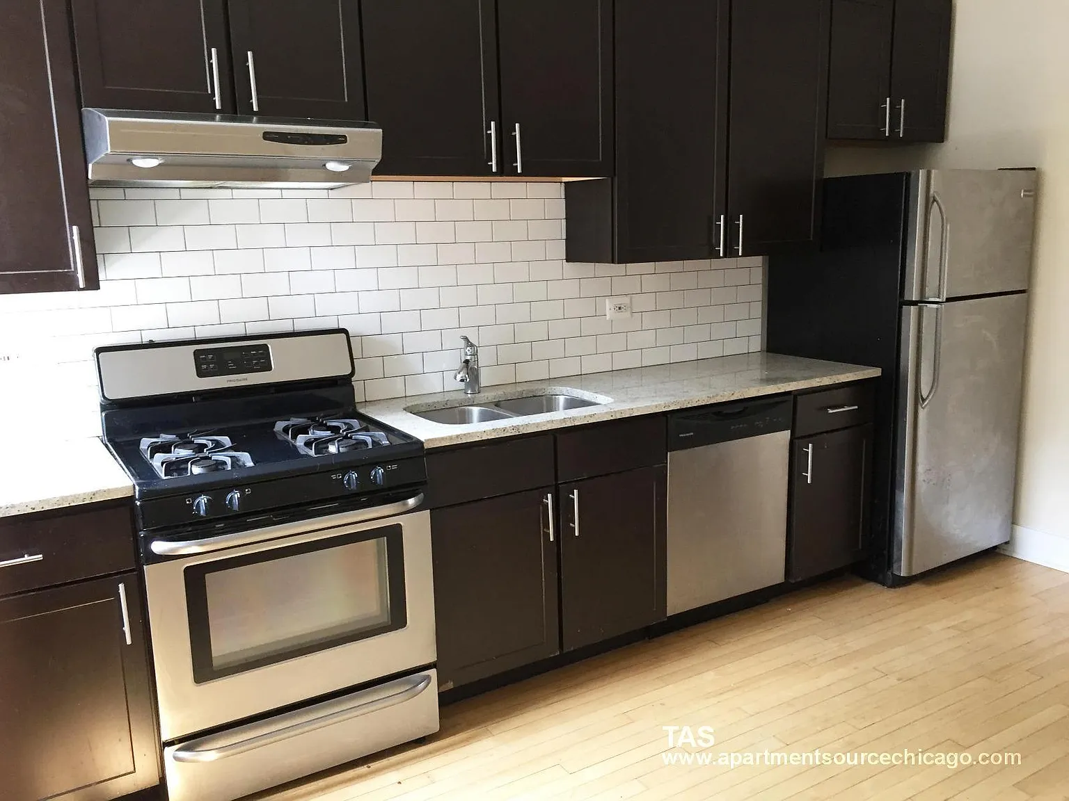 2 bed, 1050 sqft, $2,595 — Photo 2