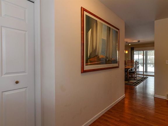 5th image of 2983 Hilltop Dr