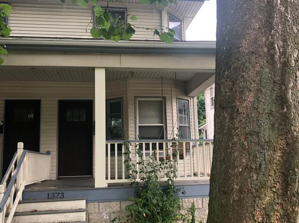 1373 Cove Ave, Lakewood, OH 44107