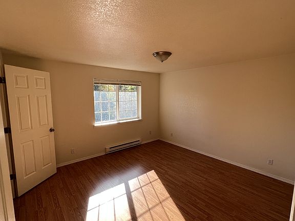 5th image of 700 NE Johnson St #7