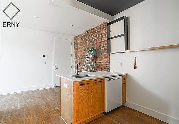 2nd image of 431 Throop Ave #3RR