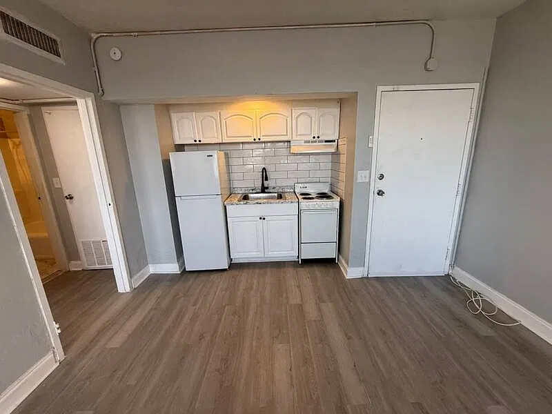 1 bed, 1.0 bath, $950 — Photo 2