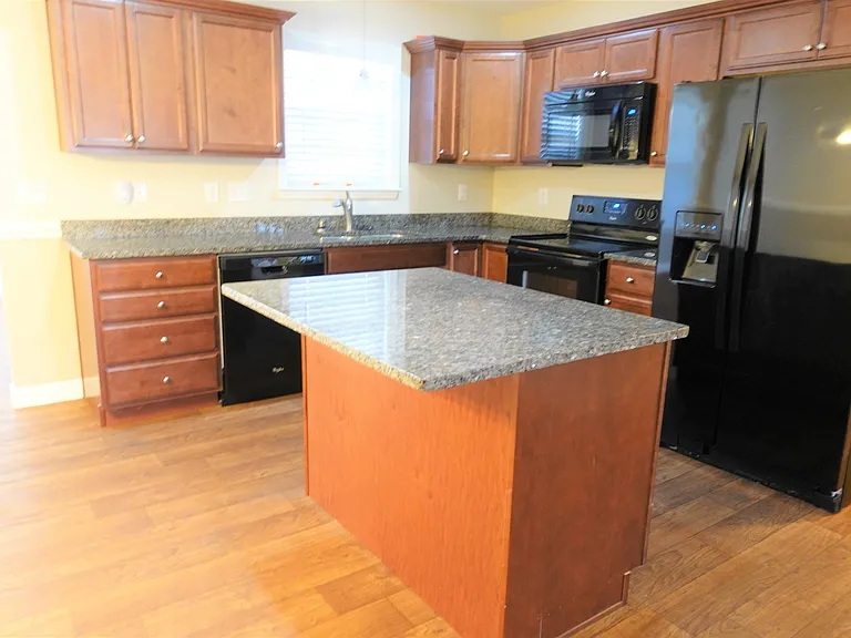 610 Flintrock Dr — Photo 12