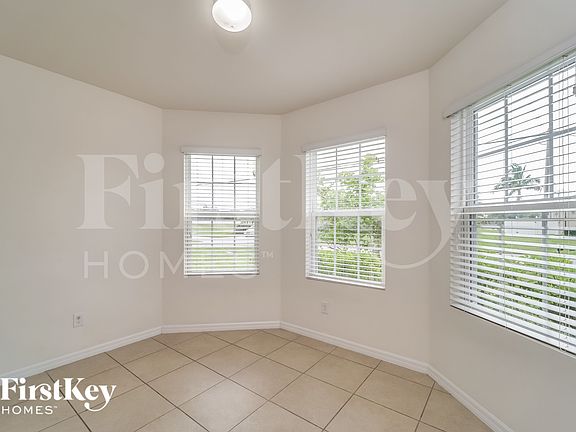4th image of 604 SW 6th Ave