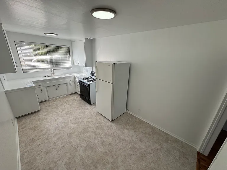 The Russell Riviera — Photo 10