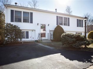 129 Deerfield Ridge Dr, Groton, CT 06355