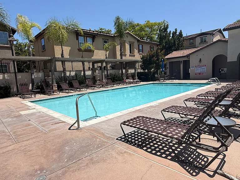 506 Moonlight Dr — Photo 9